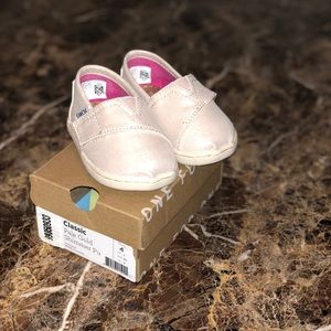 Infant Size Slip on Toms